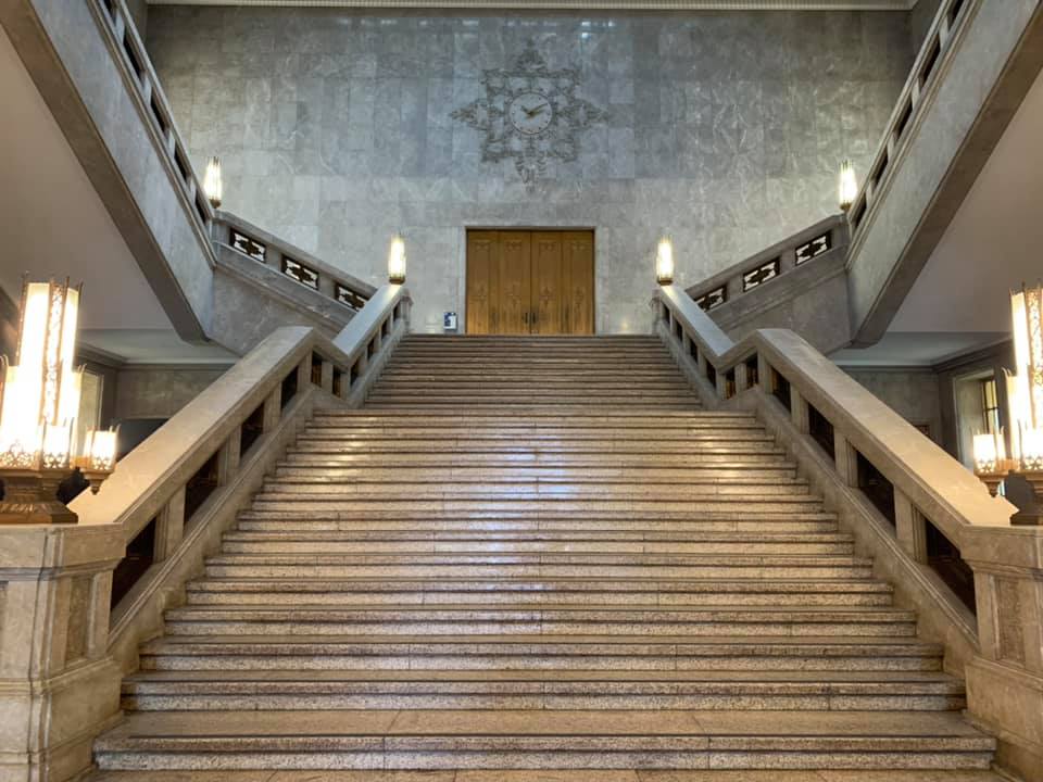 上野公園内にある東京国立博物館の階段の画像